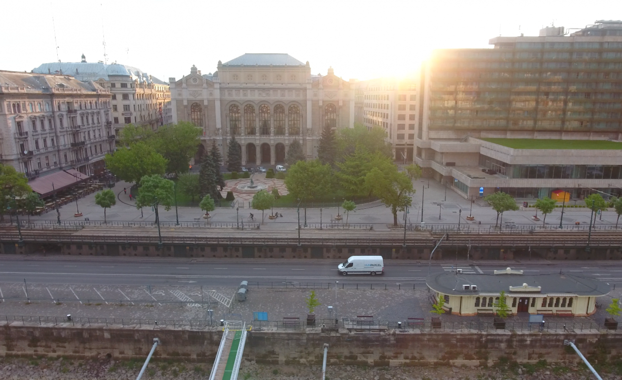 Nyári szállítási időpontok Magyarország és London között.